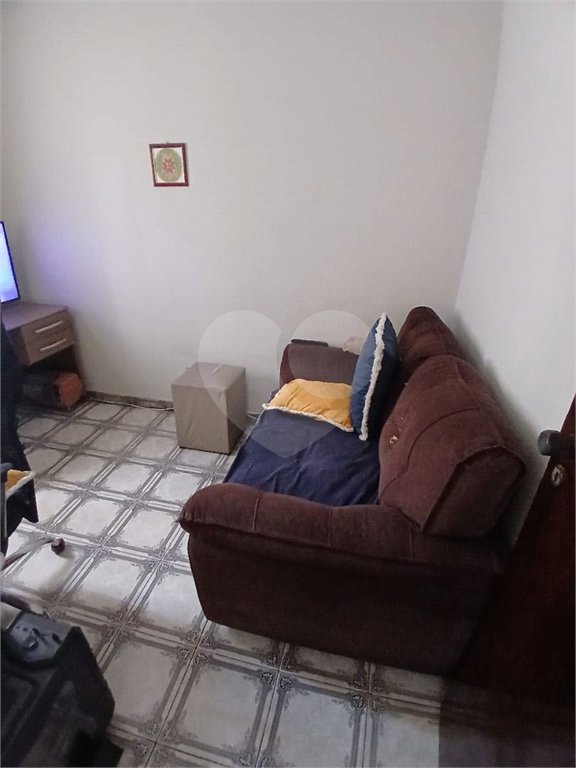 Sobrado à venda com 4 quartos, sendo 2 suítes, em Vila Constança, São Paulo, SP