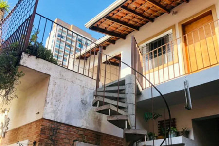 Sobrado à venda com 5 suítes em Vila Cordeiro, São Paulo, SP