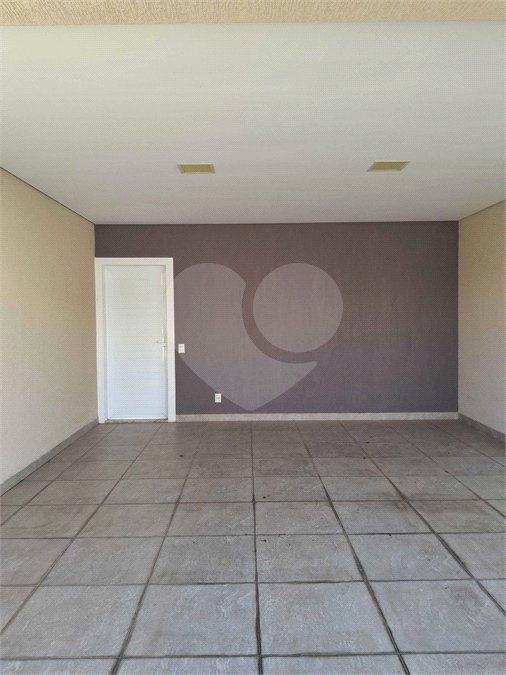 Casa à venda com 3 suítes no condomínio Portal do Jequitibá, Valinhos - SP