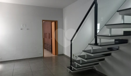 Sobrado à venda com 3 quartos, sendo 1 suíte,  em Guaiaúna, São Paulo, SP