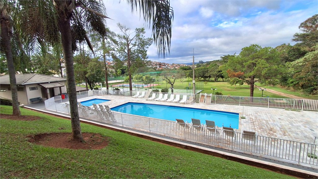 Casa à venda com 3 quartos, sendo 1 suíte, no condomínio Residencial Itatiba Country Club, Itatiba - SP