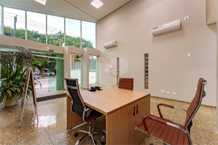 Prédio inteiro comercial á venda e locação na Vila Leopoldina.