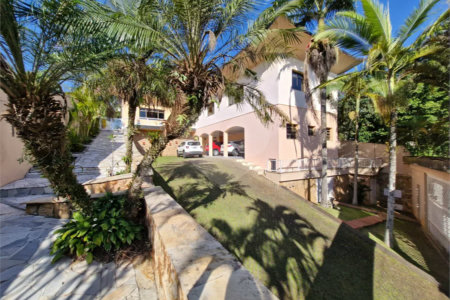 Casa à venda com 4 suítes no condomínio Villa Viana II, Cotia - SP