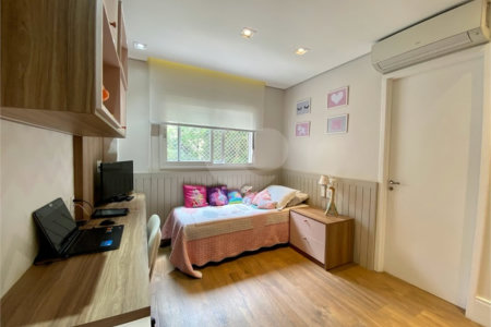 Apartamento à venda com 3 suítes em Vila Suzana, São Paulo, SP