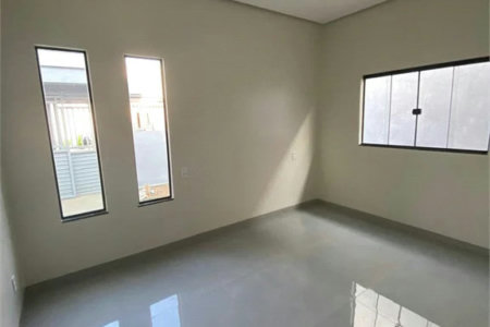 Casa à venda com 3 quartos, sendo 1 suíte, em Catumbi, Balsas, MA