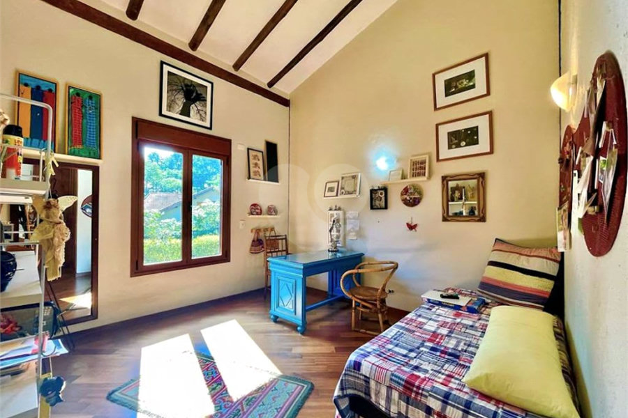 Casa à venda com 4 suítes no condomínio Jardim Mediterrâneo, Cotia - SP