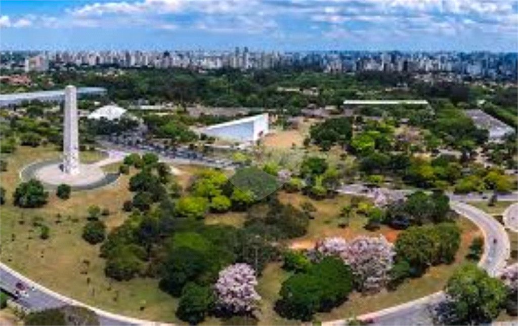 Apartamento à venda com 3 suítes em Indianópolis, São Paulo, SP