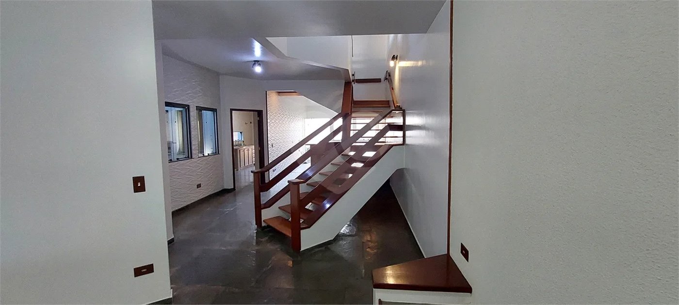 SOBRADO COM DESIGN EXCLUSIVO E LAZER COMPLETO 3 DORMITÓRIOS SENDO 1 SUÍTE