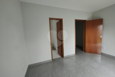 Casa Térrea à venda com 3 suítes em Jardim do Lago, Atibaia, SP