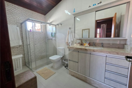 Casa à venda com 3 quartos, sendo 1 suíte, no condomínio Estância Marambaia, Vinhedo - SP