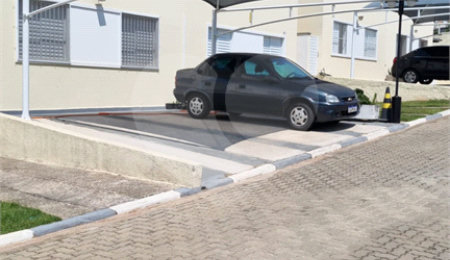Casa à venda com 3 quartos, sendo 1 suíte, no condomínio Residencial Vila D`ouro, Cotia - SP