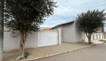 Casa à venda com 3 suítes em Jardim Shangri-lá, Itapetininga, SP
