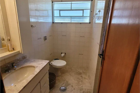 Sobrado à venda 3 quartos, 1 suíte e 2 vagas na Granja Viana