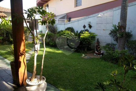 Sobrado à venda ou para alugar com 5 quartos, sendo 3 suítes, em Jardim Marajoara, São Paulo, SP
