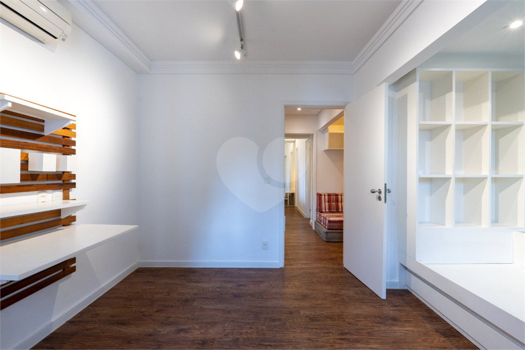 Apartamento à venda com 3 suítes em Vila Nova Conceição, São Paulo, SP
