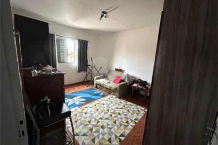 Sobrado à venda com 6 quartos, sendo 1 suíte,  em Vila do Encontro, São Paulo, SP