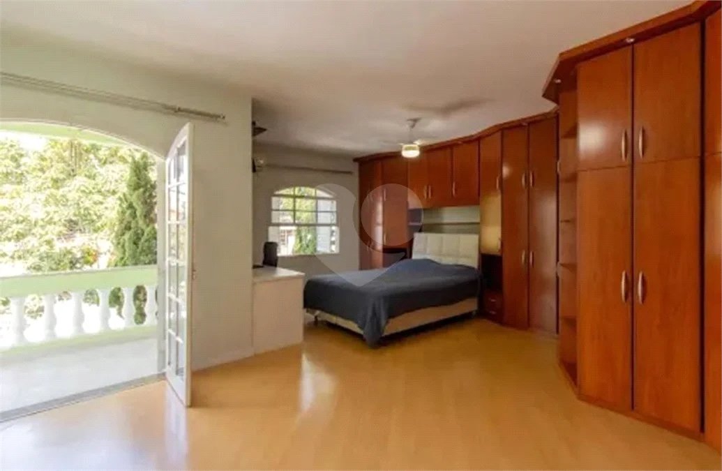 Sobrado à venda no Jardim Bom Clima, com 300 m² com 3 dormitórios piscina e churrasqueira