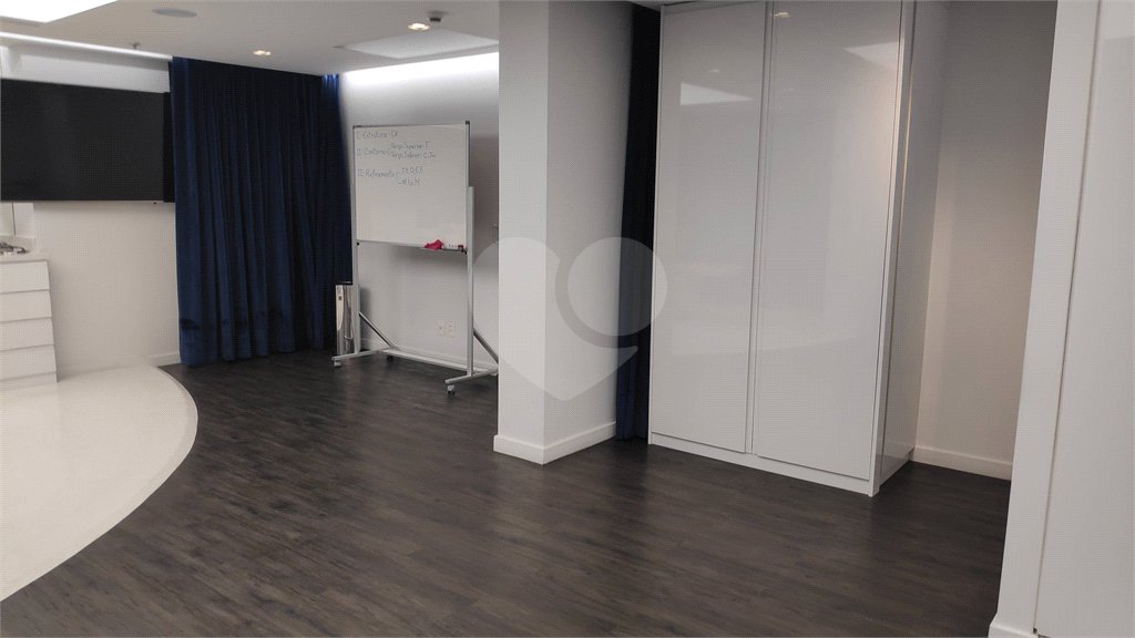 Sala comercial para locação em Moema