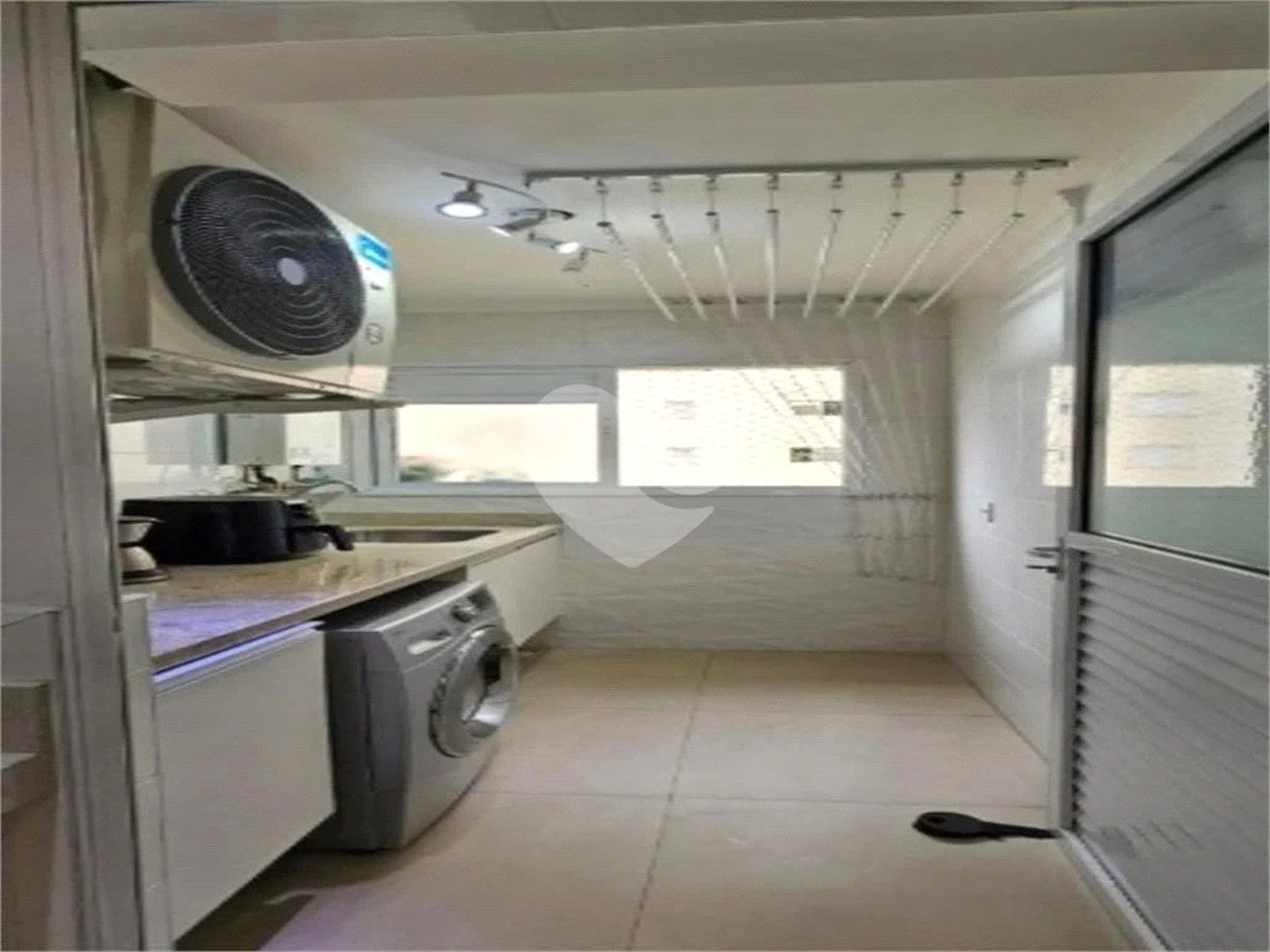 Apartamento à venda com 3 quartos, sendo 1 suíte,  em Vila Regente Feijó, São Paulo, SP