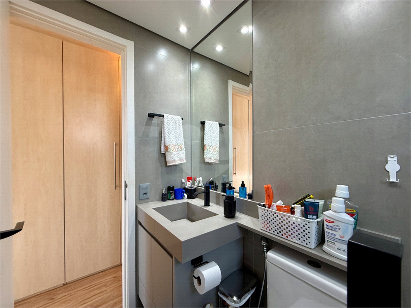 Apartamento à venda com 3 quartos, sendo 1 suíte, em Jardim Marajoara, São Paulo, SP