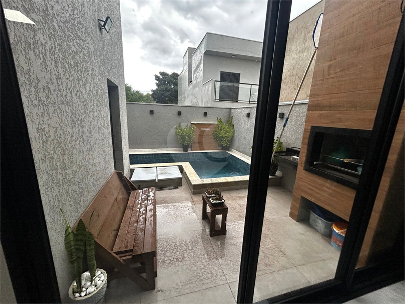 Casa à venda com 2 quartos, sendo 1 suíte,  no condomínio Lago dos Ipês, Itapetininga - SP