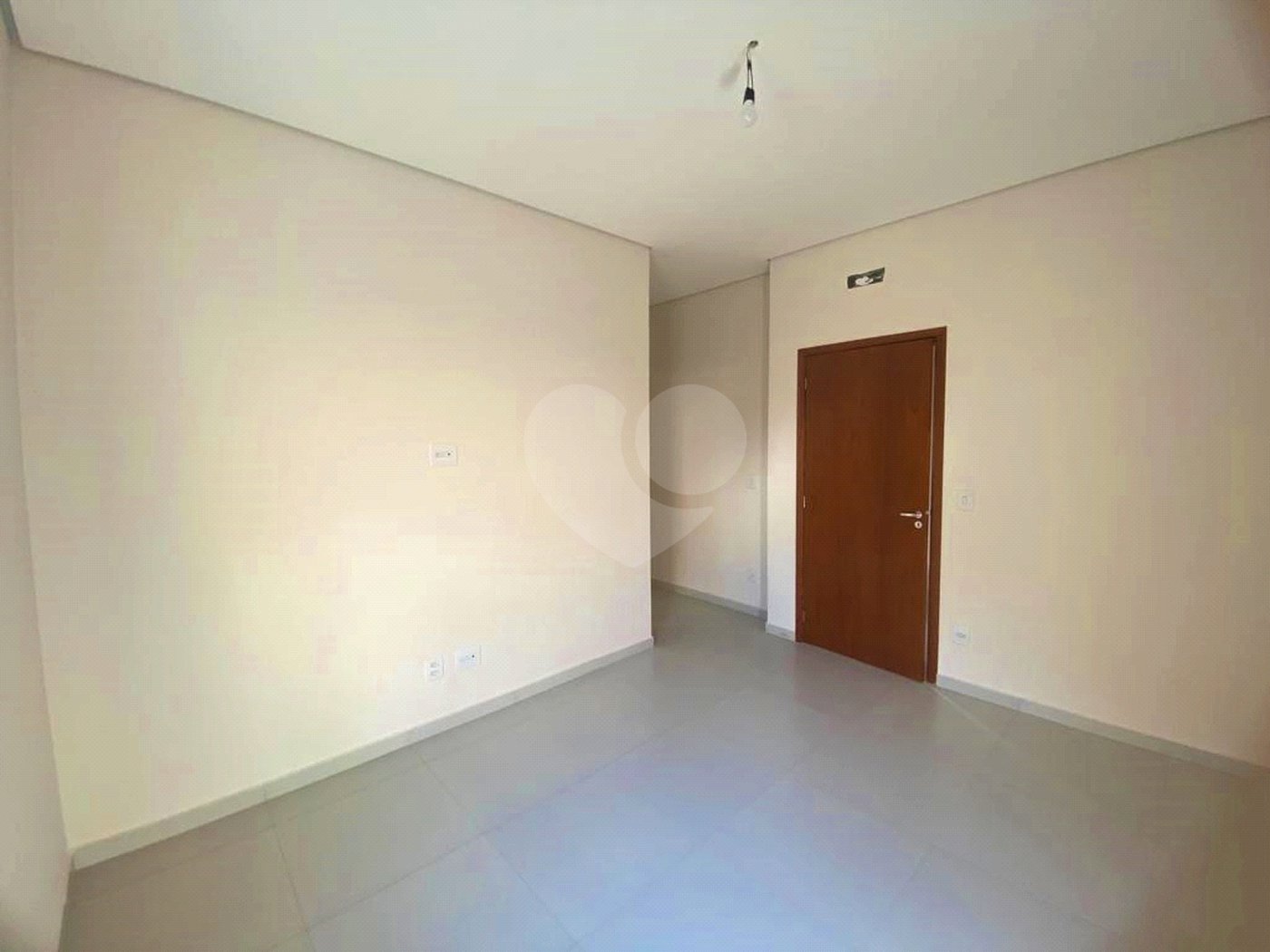 Casa à venda com 3 suítes no condomínio Santa Isabel I, Louveira - SP