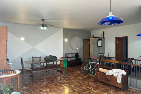 Casa à venda com 5 quartos, sendo 2 suítes, em Alto da Boa Vista, São Paulo, SP