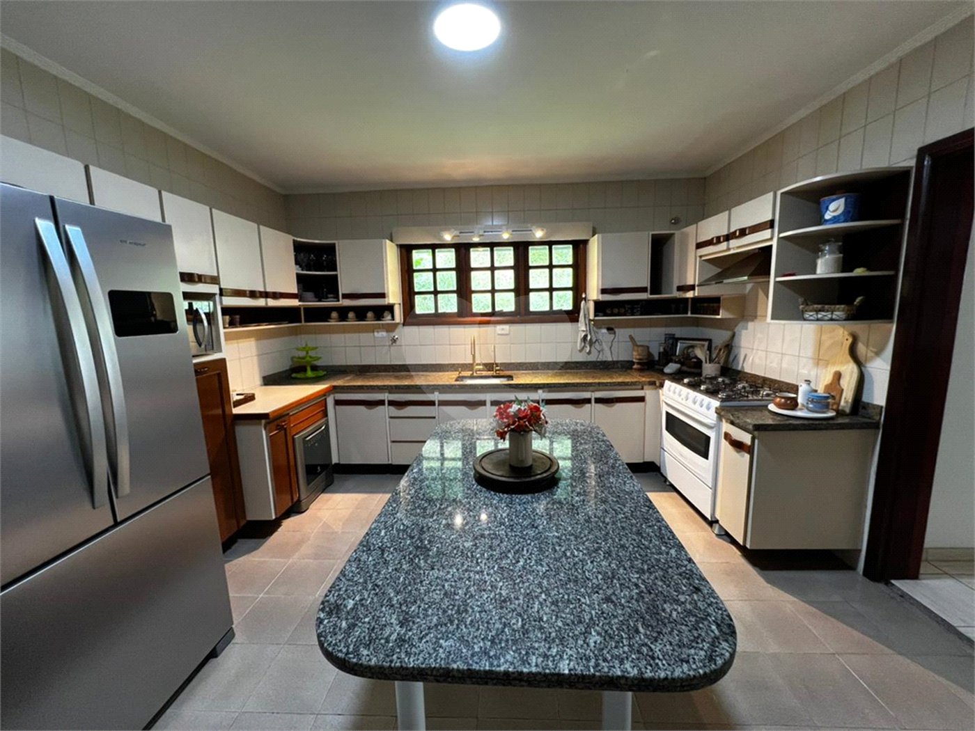 Casa à venda com 4 suítes no condomínio Alpes da Cantareira, Mairiporã - SP
