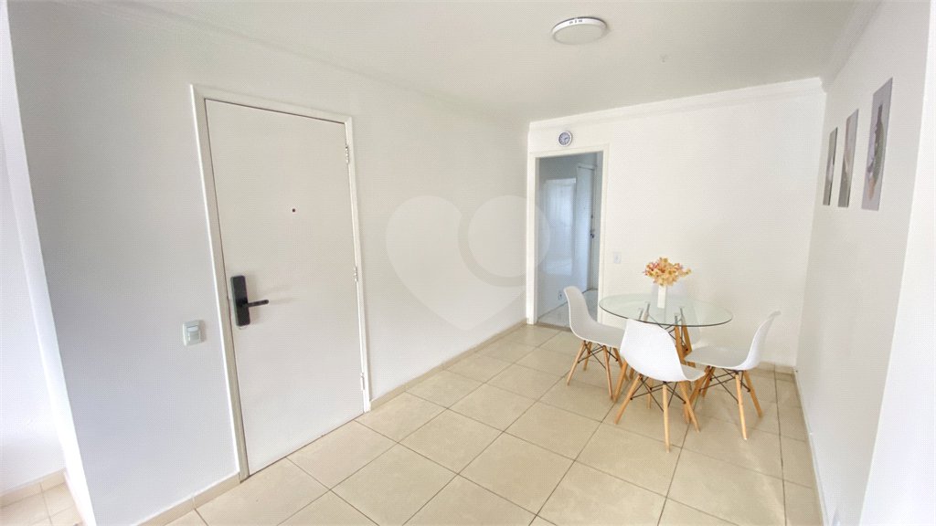 Apartamento à venda com 3 quartos, sendo 1 suíte, em Campo Belo, São Paulo, SP