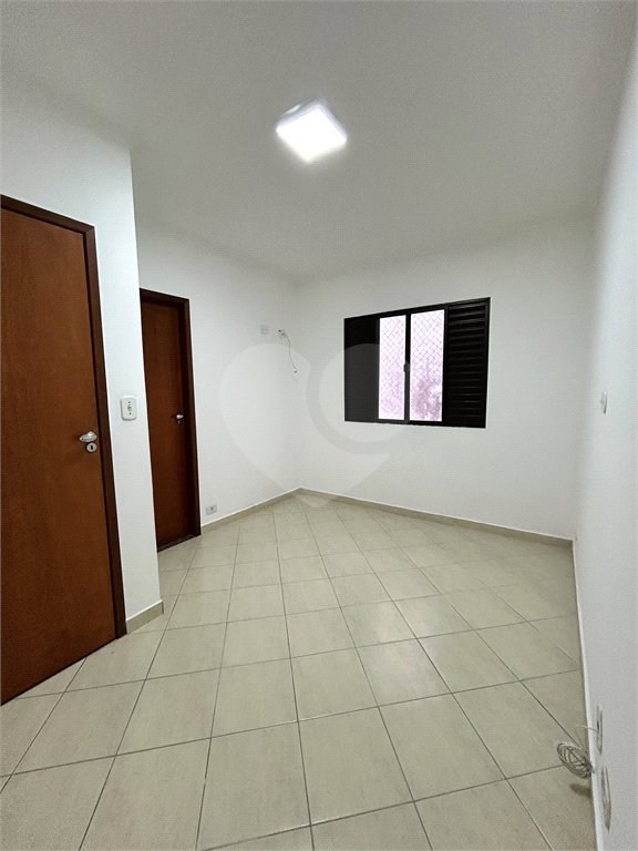 Casa para alugar com 2 quartos, sendo 1 suíte, no condomínio Terra Nostra III, São Paulo - SP