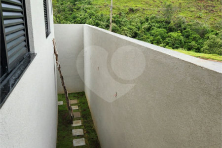 Casa à venda com 3 quartos, sendo 1 suíte, no Centro, Bom Jesus dos Perdões, SP