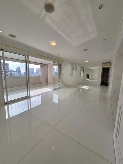 Apartamento para alugar com 3 quartos, sendo 2 suítes, em Brooklin Paulista, São Paulo, SP