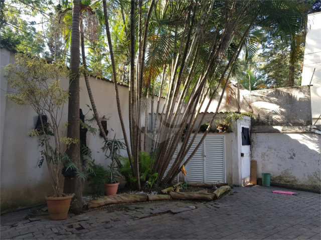 Sobrado à venda com 4 quartos, sendo 2 suítes,  em Jardim Marajoara, São Paulo, SP