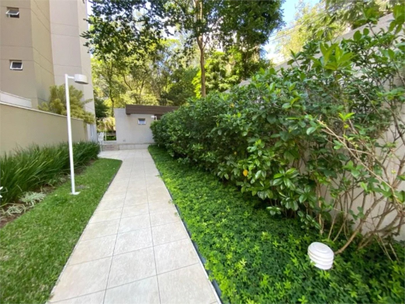 Apartamento à venda com 3 quartos, sendo 1 suíte,  em Vila Andrade, São Paulo, SP