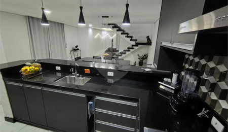 Casa à venda com 3 quartos, sendo 1 suíte,  em Residencial Colinas, Mogi das Cruzes, SP