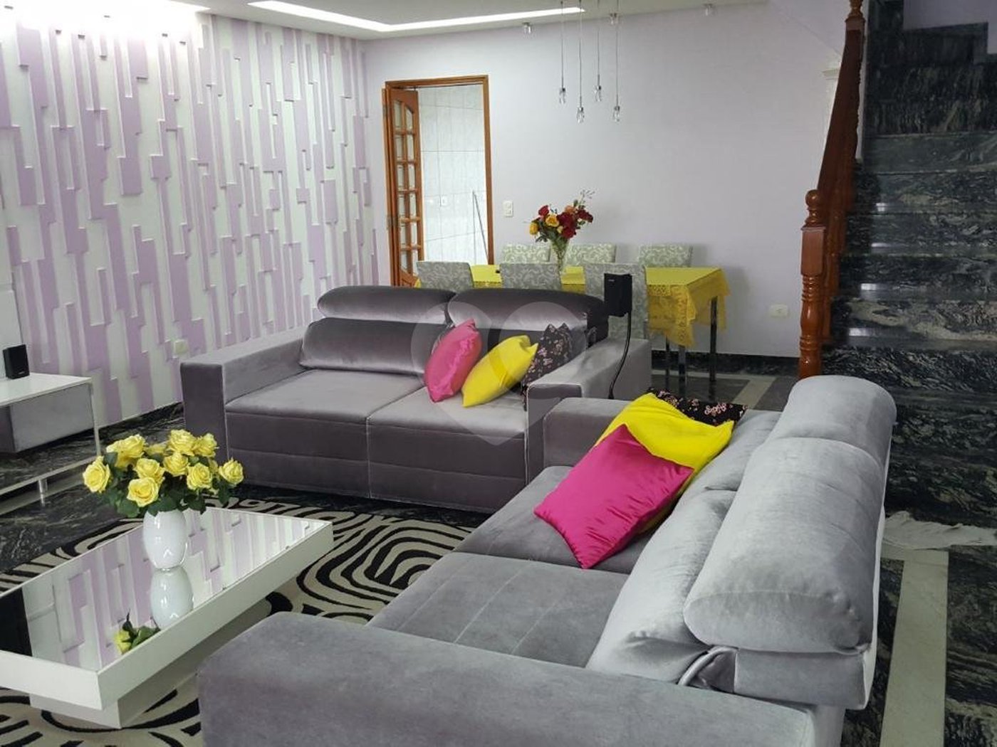 Casa à venda com 3 suítes no condomínio Village, São Paulo - SP