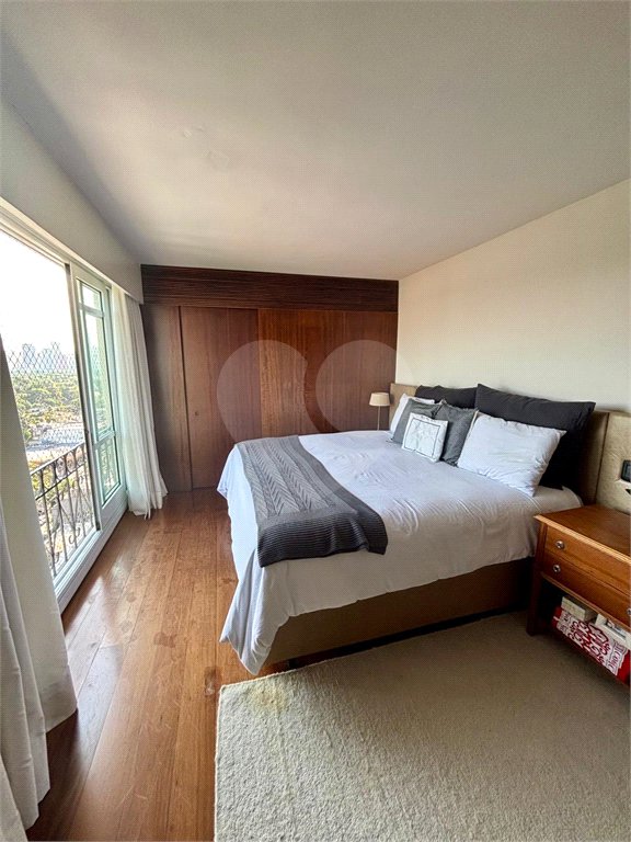 Apartamento à venda com 3 quartos, sendo 1 suíte, em Cerqueira César, São Paulo, SP