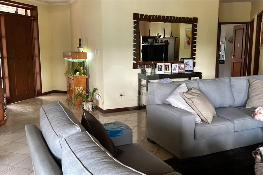 Casa à venda ou para alugar com 3 suítes no condomínio Alpes da Cantareira, Mairiporã - SP