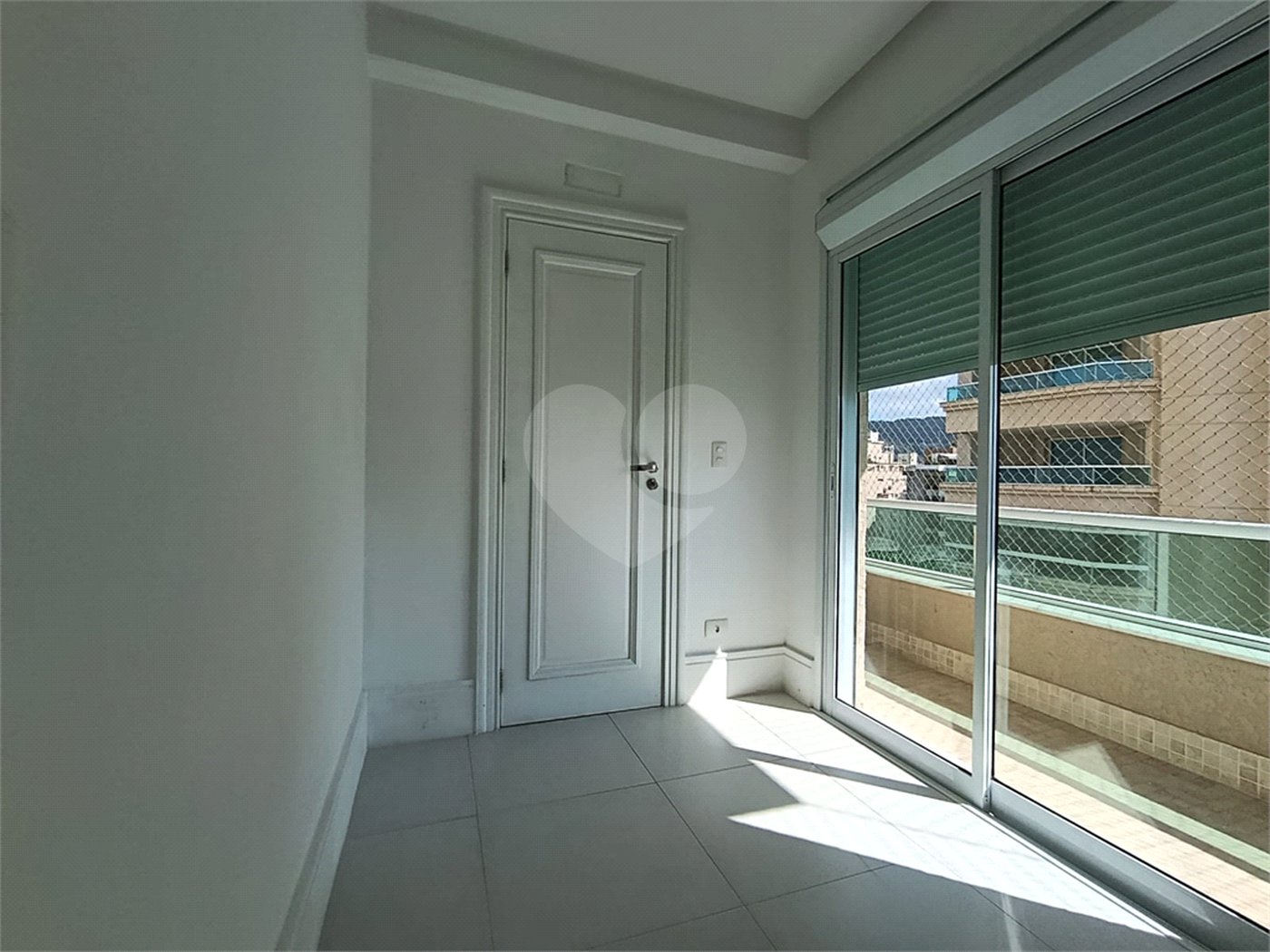 Apartamento para alugar com 3 suítes em Jardim Virgínia, Guarujá, SP
