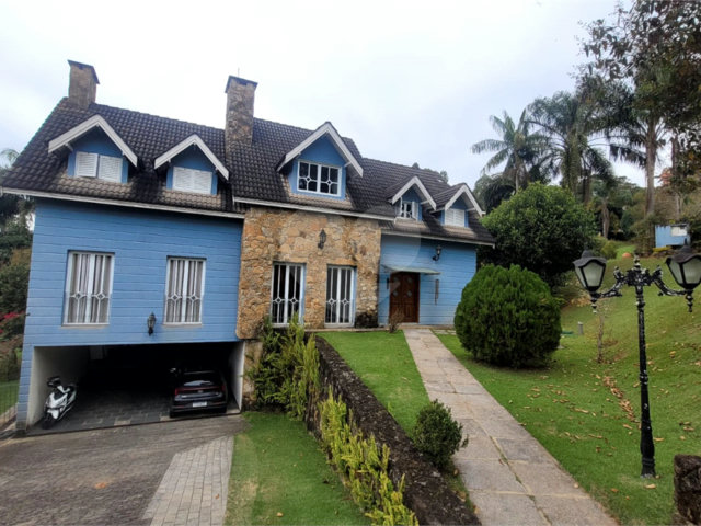 Casa à venda com 3 suítes no condomínio Suíça da Cantareira, Mairiporã - SP