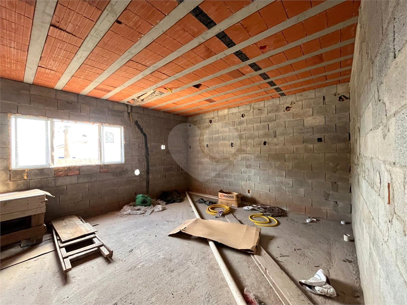 Casa à venda com 3 quartos, sendo 2 suítes, em Vila Suissa, Mogi das Cruzes, SP