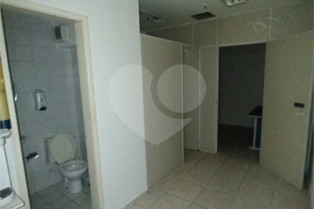 Sala à venda ou para alugar em Bangu, Rio de Janeiro, RJ