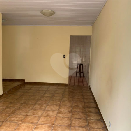 Sobrado à venda com 4 quartos, sendo 1 suíte,  em Vila Guarani (z Sul), São Paulo, SP