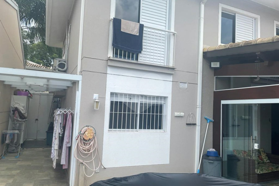 Casa à venda com 4 quartos, sendo 3 suítes,  no condomínio The House, São Paulo - SP