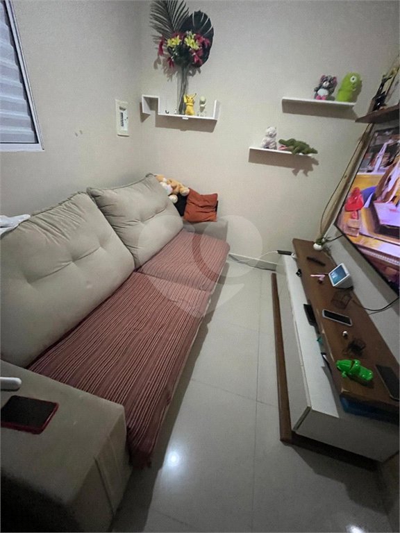 Sobrado à venda com 3 quartos, sendo 2 suítes, em Jardim São Pedro, Mogi das Cruzes, SP