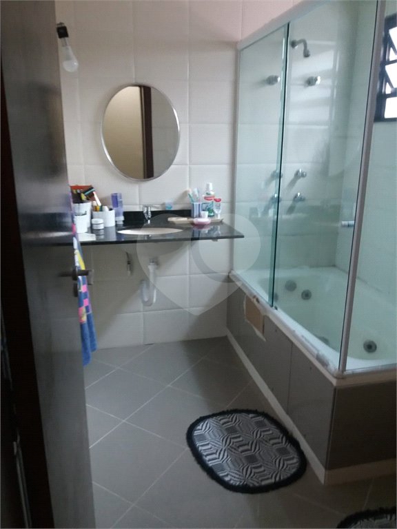 Casa Térrea à venda com 4 quartos, sendo 1 suíte,  em Vila Oliveira, Mogi das Cruzes, SP