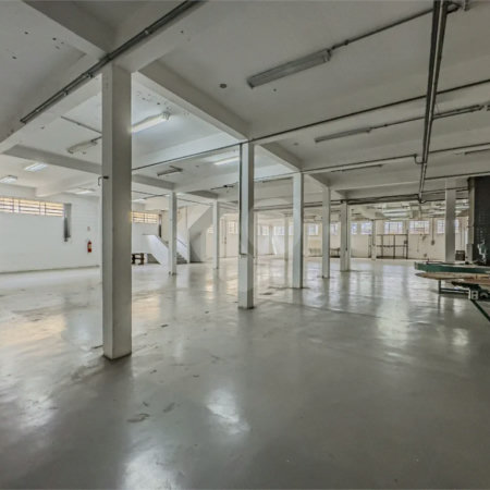 Galpão Industrial Comercial à Venda em Diadema/SP 2.940m² de Área Construída!