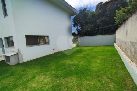 Casa à venda com 4 quartos, sendo 3 suítes,  no condomínio Villa Verde, Jundiaí - SP