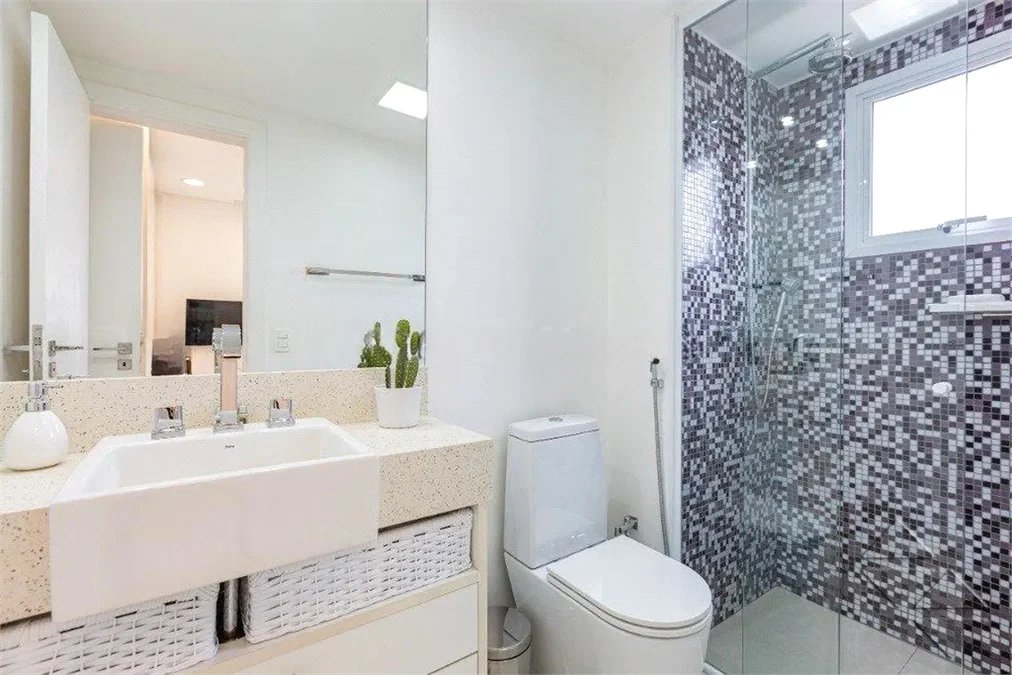 Apartamento à venda com 3 suítes em Vila Romana, São Paulo, SP