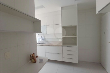 Apartamento à venda com 3 quartos, sendo 1 suíte,  em Lagoa, Rio de Janeiro, RJ